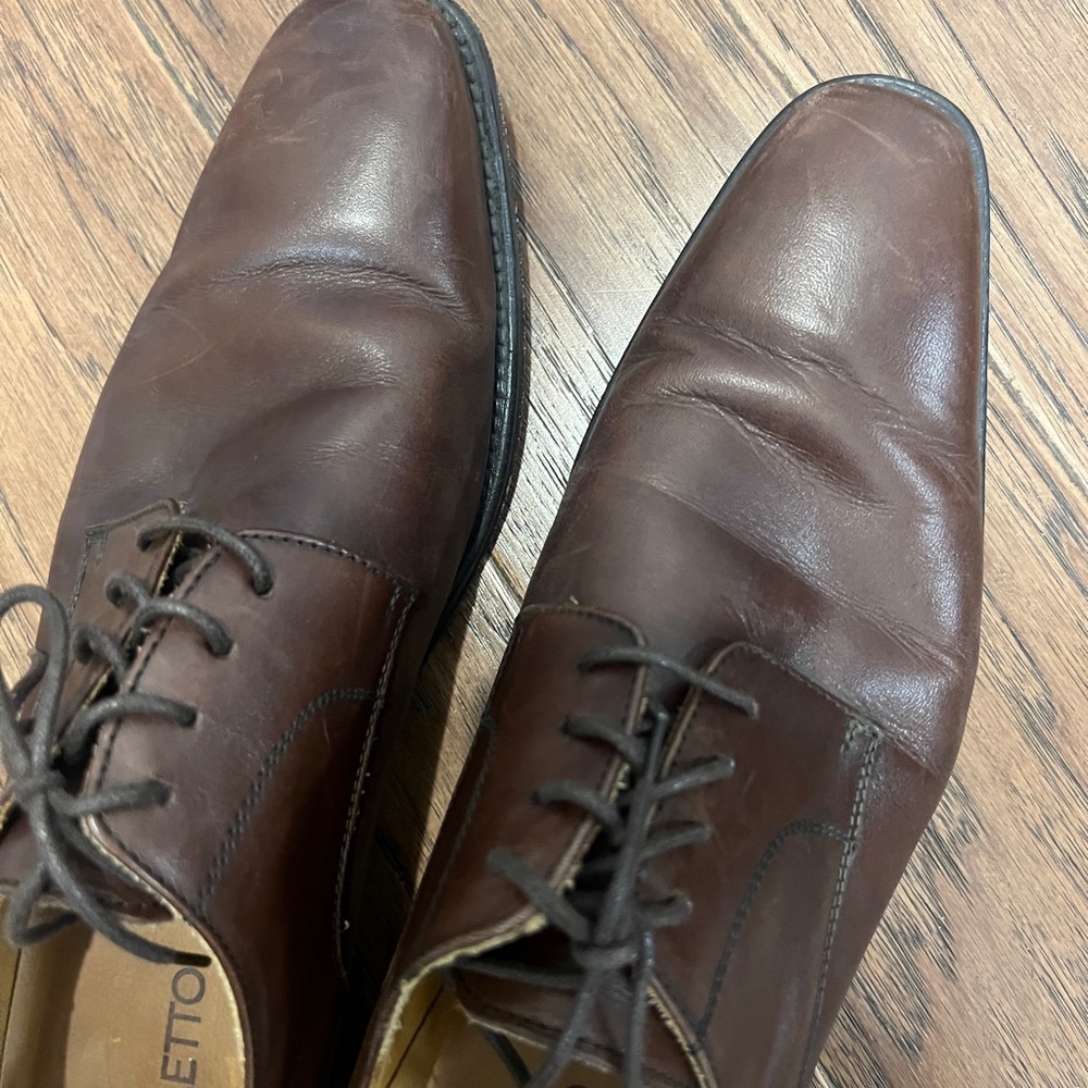 Brown Leather Oxford Dress Shoes with Rounded Toe